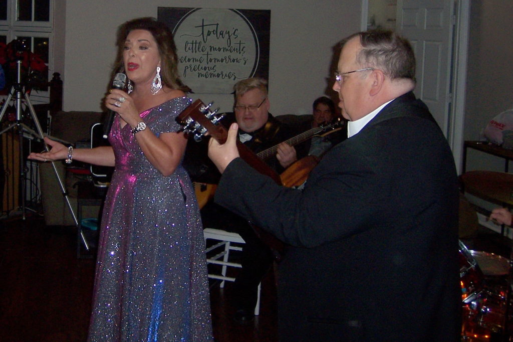 Carmelita de la Guardia sings at Sicula Italia Foundation Gala